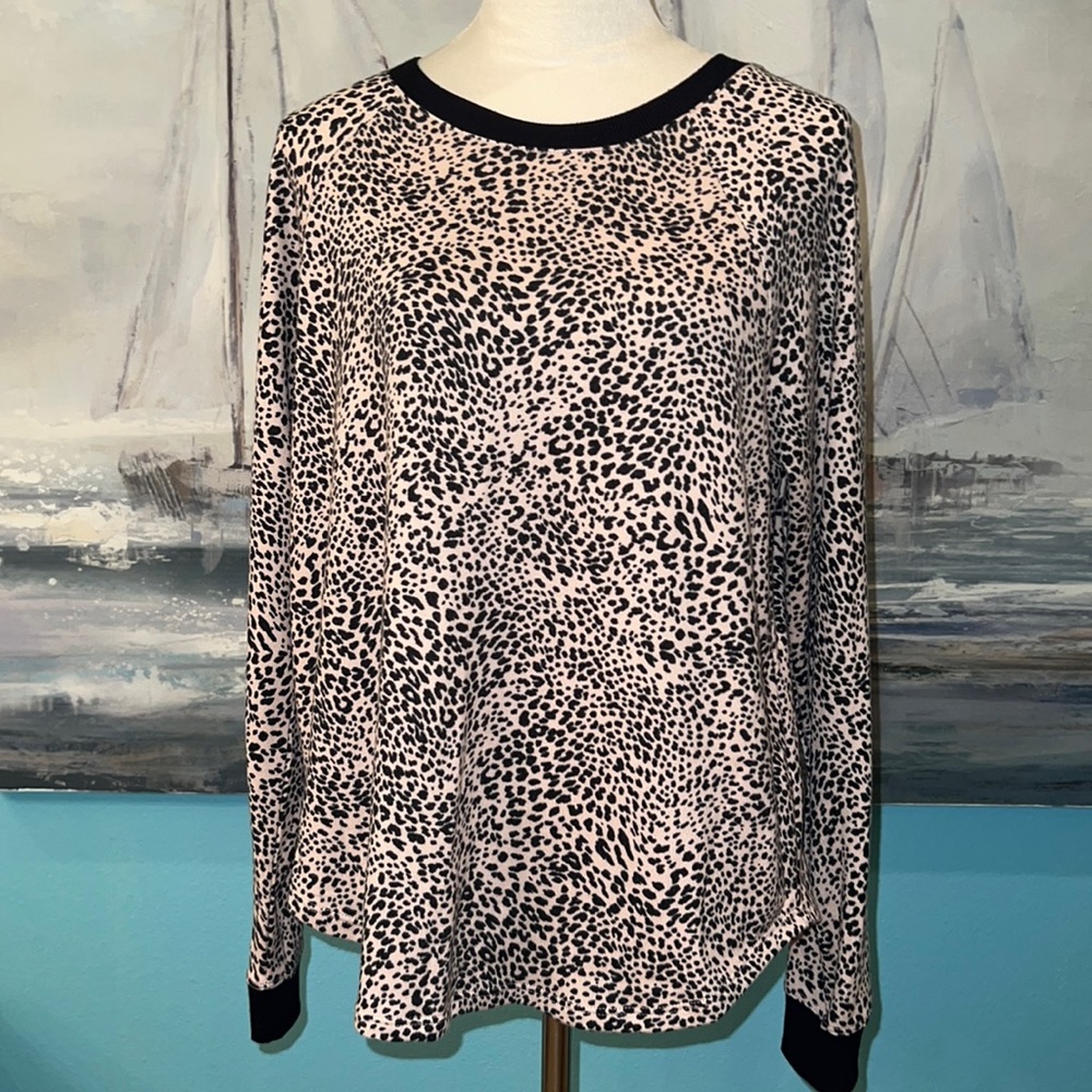 NWT Kenzie Soft & Cozy Animal Print Sleep Shirt, Medium